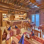 Martin & Kristyna Hotel 3*