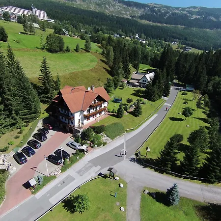 Martin & Kristyna Spindleruv Mlyn
