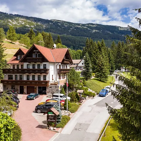 Martin & Kristyna Hotel 3*