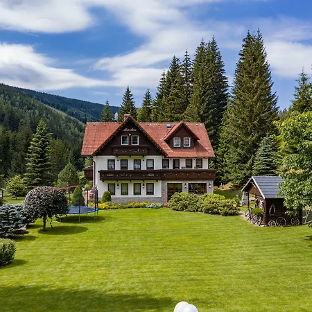 Martin & Kristyna Hotel
