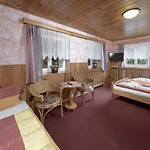 Martin & Kristyna 3* Špindlerŭv Mlýn